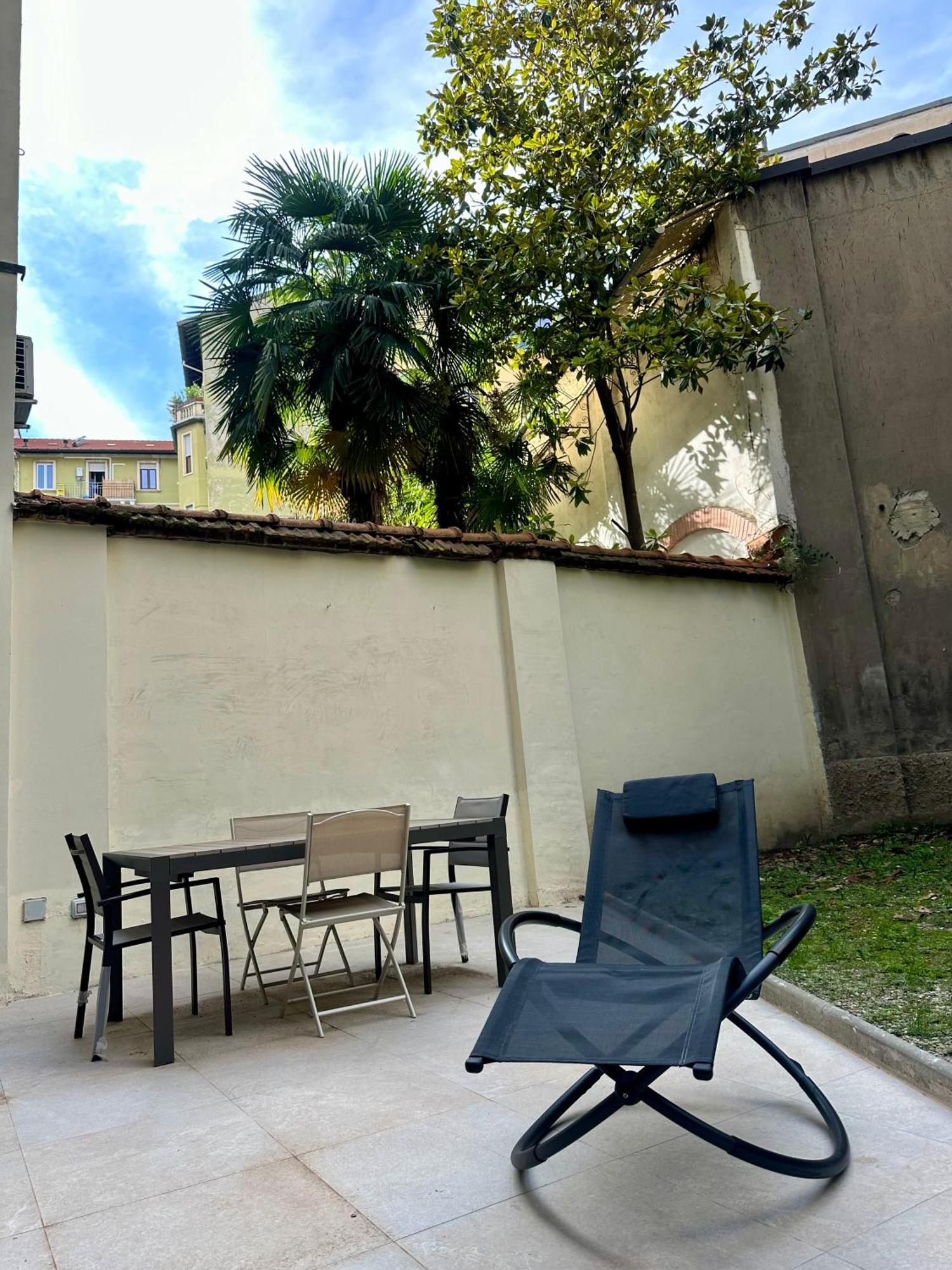 Lr Deluxe Apartments - Porta Venezia - Bilocale Con Giardino Privato Milano Ngoại thất bức ảnh