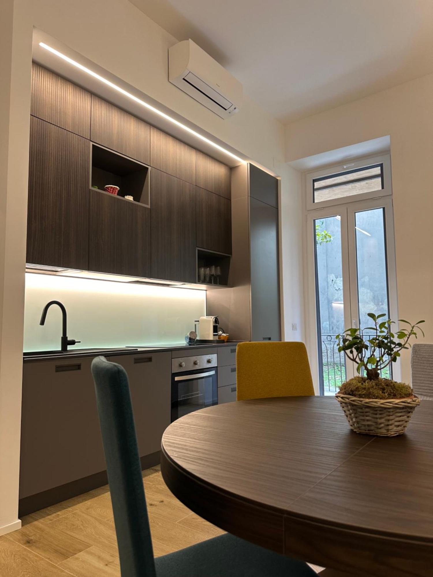 Lr Deluxe Apartments - Porta Venezia - Bilocale Con Giardino Privato Milano Ngoại thất bức ảnh