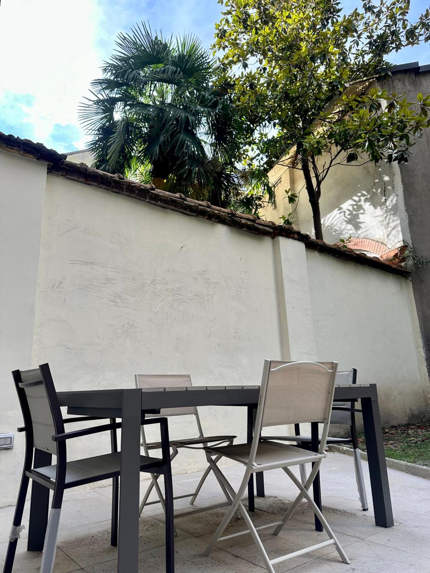 Lr Deluxe Apartments - Porta Venezia - Bilocale Con Giardino Privato Milano Ngoại thất bức ảnh