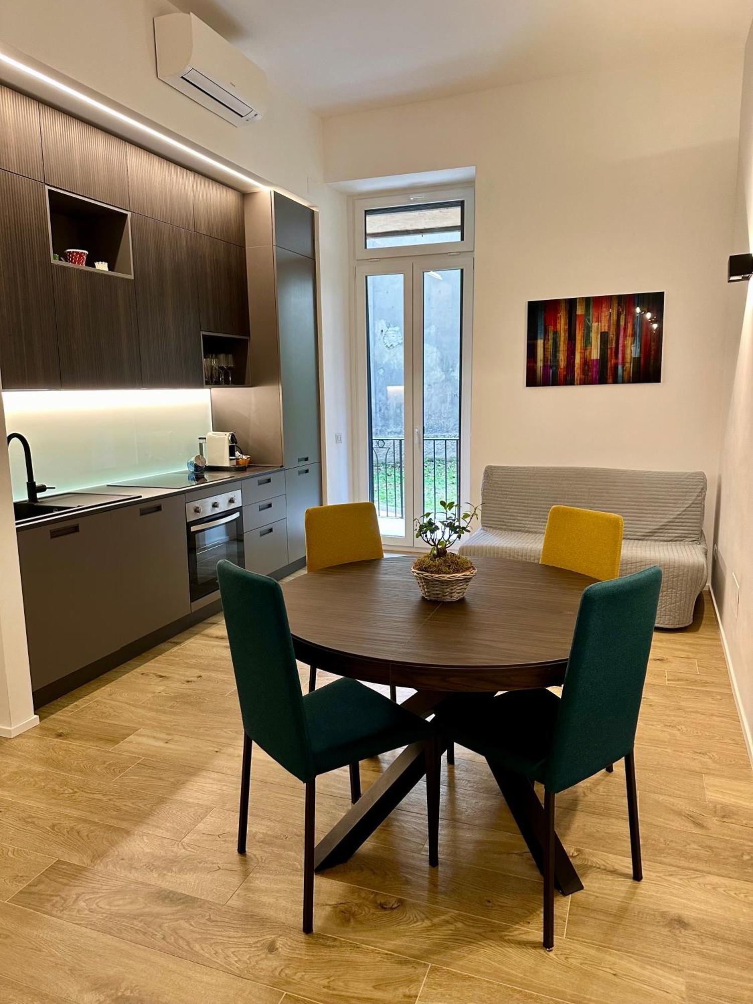 Lr Deluxe Apartments - Porta Venezia - Bilocale Con Giardino Privato Milano Ngoại thất bức ảnh