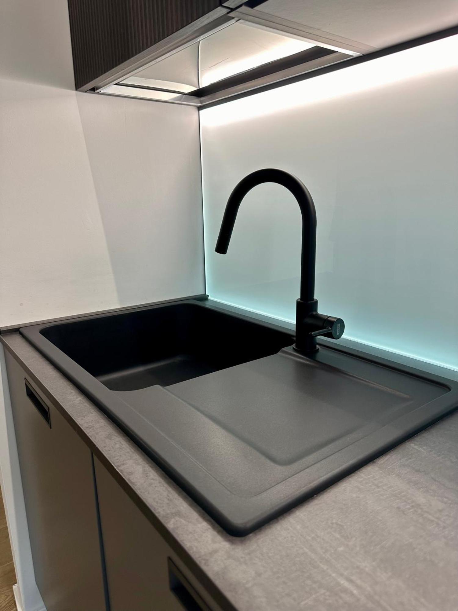 Lr Deluxe Apartments - Porta Venezia - Bilocale Con Giardino Privato Milano Ngoại thất bức ảnh